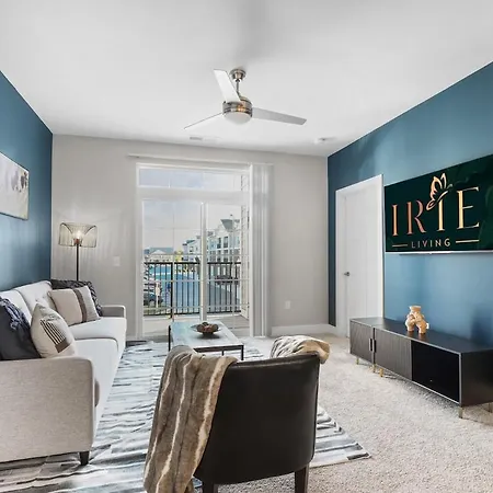 Irie Living Divine Suite Grand Park With King Bed And Pool